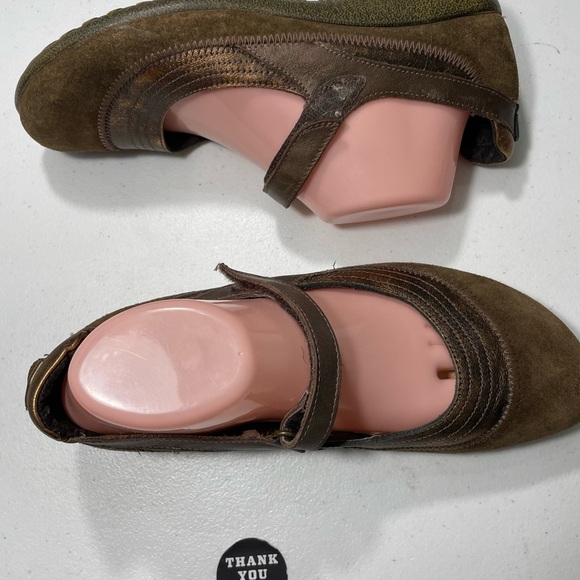 Naot Dark Brown Mary Jane Flats Size 41 SB-AL - Picture 5 of 8